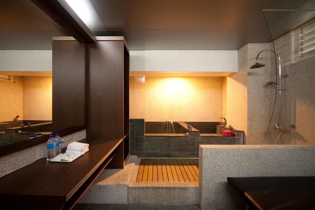 Champagne Hotel Jiaoxi Extérieur photo