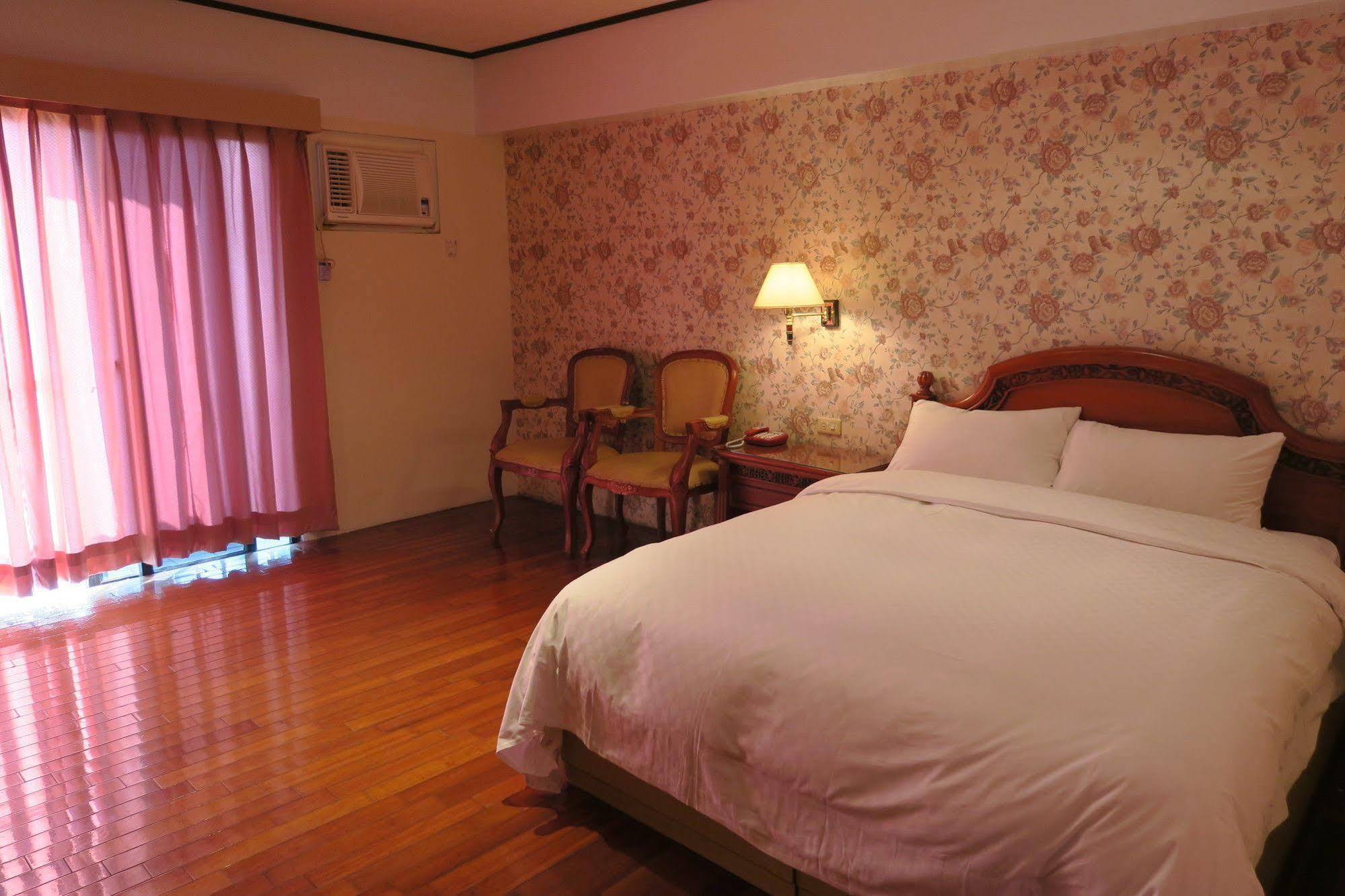 Champagne Hotel Jiaoxi Extérieur photo